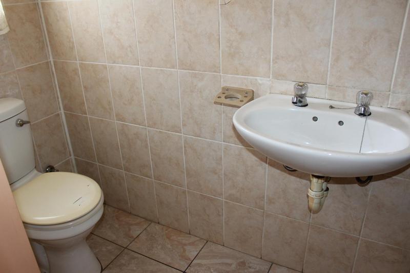 5 Bedroom Property for Sale in Churchill Estate Western Cape